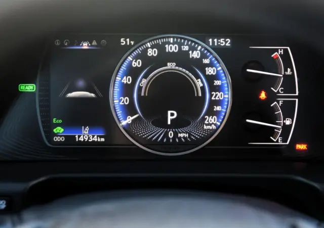 LEXUS ES 300h Business Line