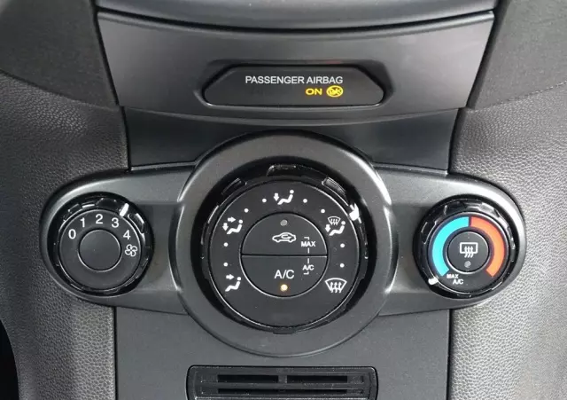 FORD Fiesta 1.0 EcoBoost Titanium ASS