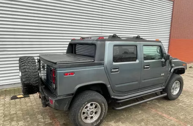HUMMER H2 