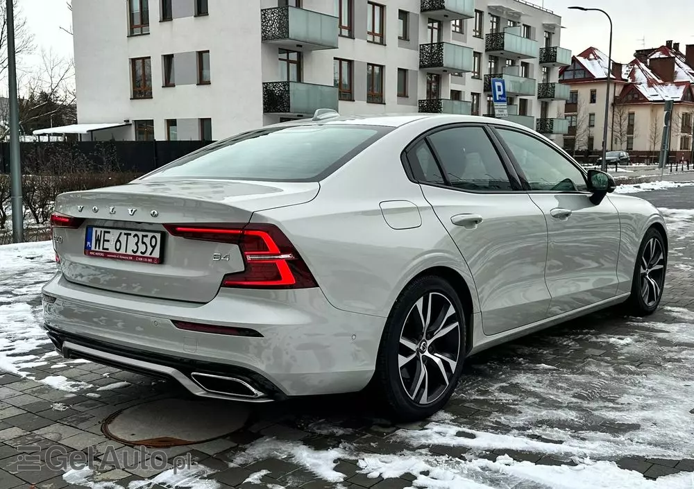 VOLVO S60 B4 B R-Design