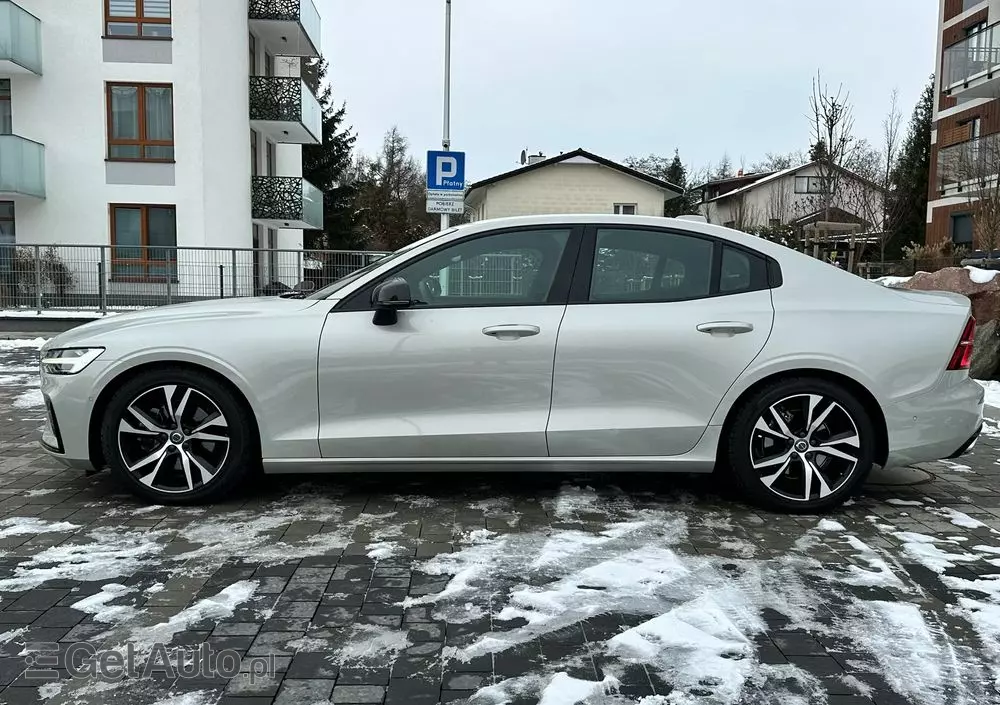 VOLVO S60 B4 B R-Design