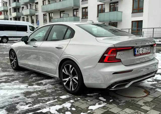 VOLVO S60 B4 B R-Design