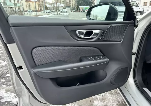 VOLVO S60 B4 B R-Design