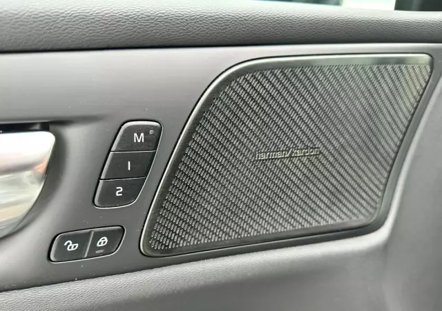 VOLVO S60 B4 B R-Design