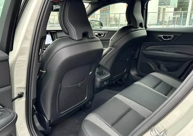 VOLVO S60 B4 B R-Design