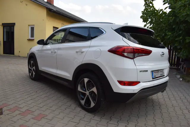 HYUNDAI Tucson 