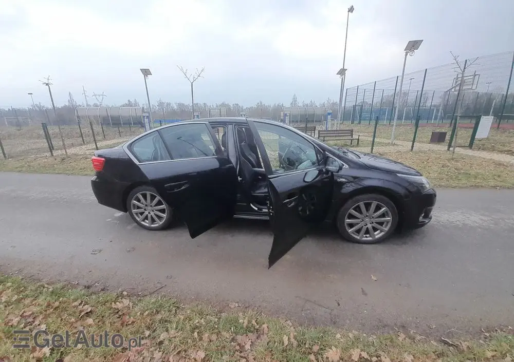 TOYOTA Avensis 2.2 D-CAT Premium