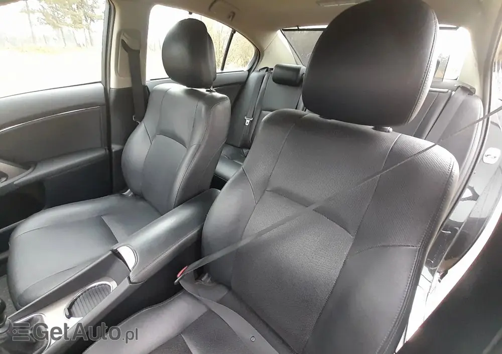 TOYOTA Avensis 2.2 D-CAT Premium