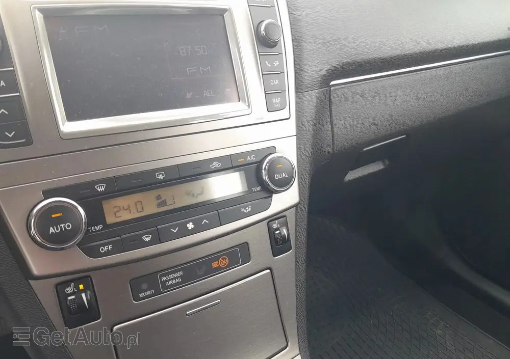 TOYOTA Avensis 2.2 D-CAT Premium