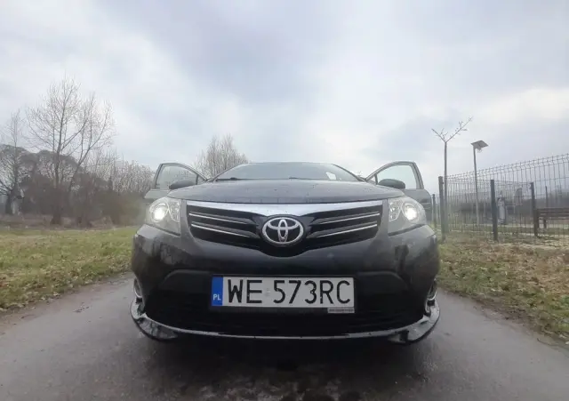 TOYOTA Avensis 2.2 D-CAT Premium