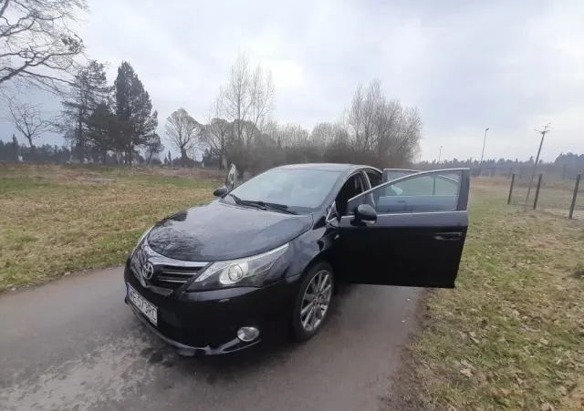 TOYOTA Avensis 2.2 D-CAT Premium