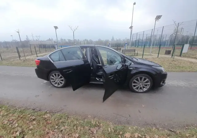 TOYOTA Avensis 2.2 D-CAT Premium