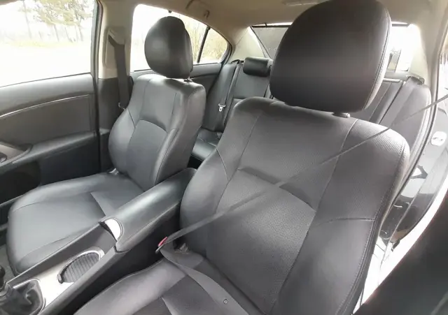 TOYOTA Avensis 2.2 D-CAT Premium