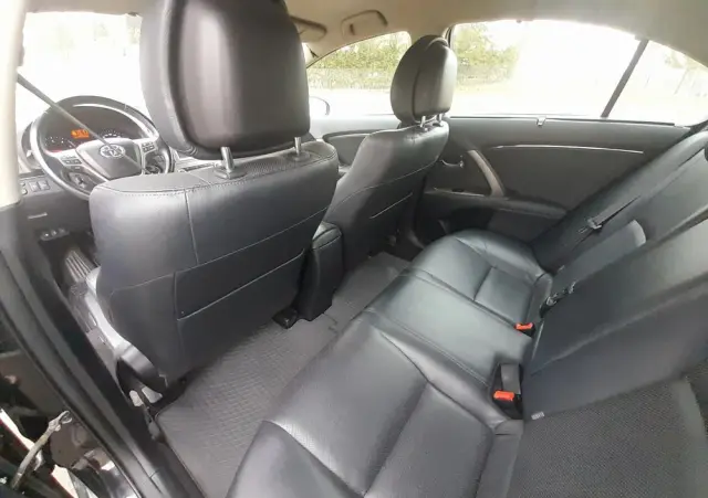 TOYOTA Avensis 2.2 D-CAT Premium