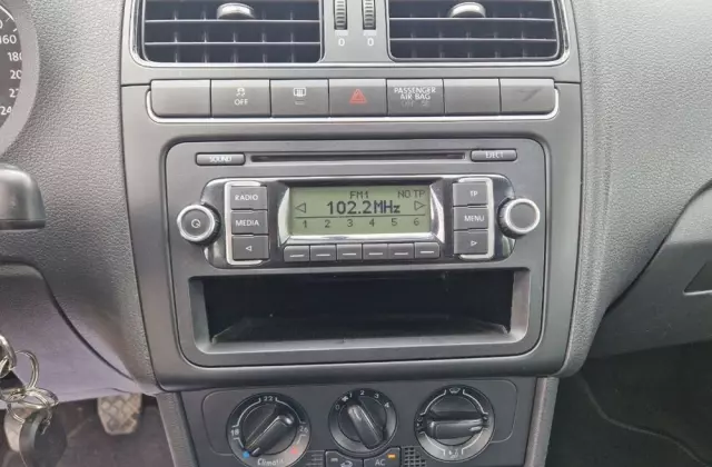 VOLKSWAGEN Polo 1.2 Team