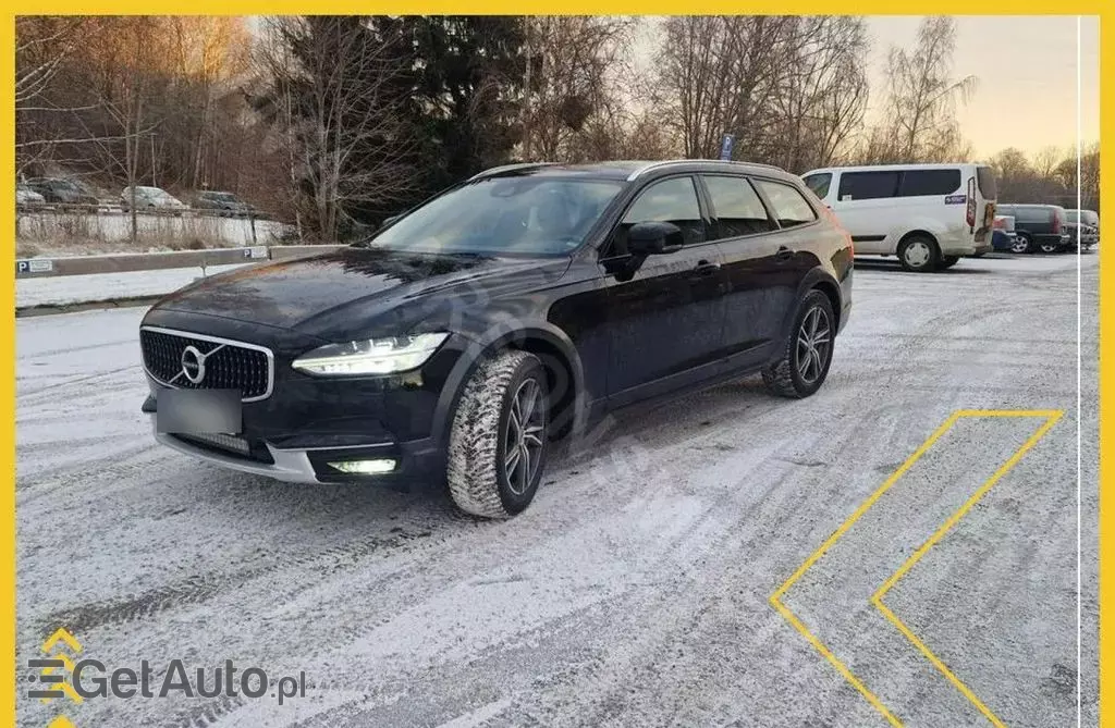 VOLVO V90 