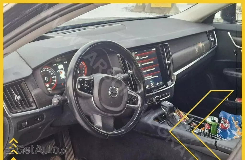 VOLVO V90 