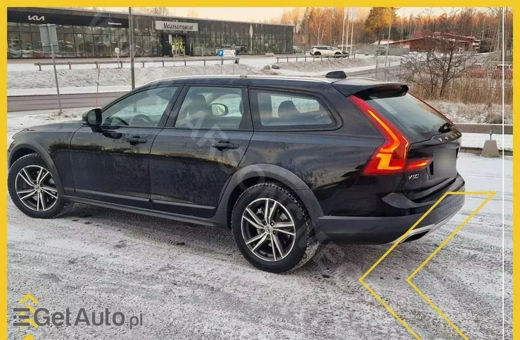 VOLVO V90 