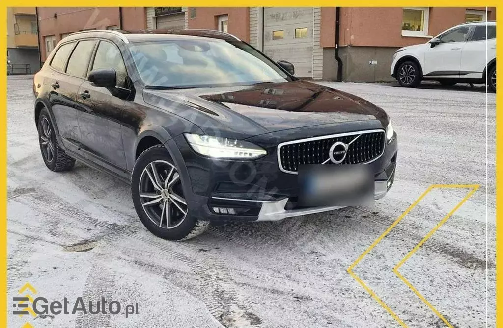 VOLVO V90 