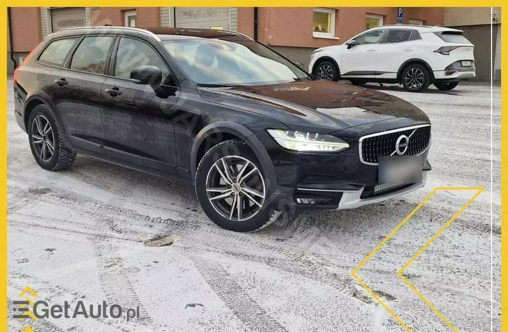 VOLVO V90 