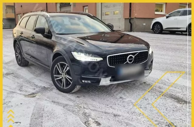 VOLVO V90 