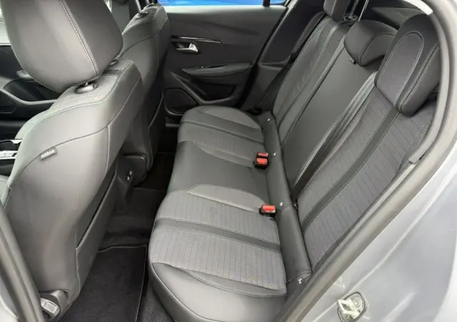 PEUGEOT 208 Hybrid 100 e-DSC6 Style
