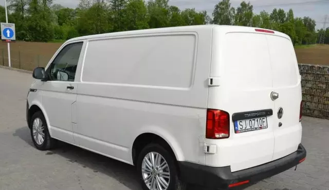 VOLKSWAGEN Transporter 