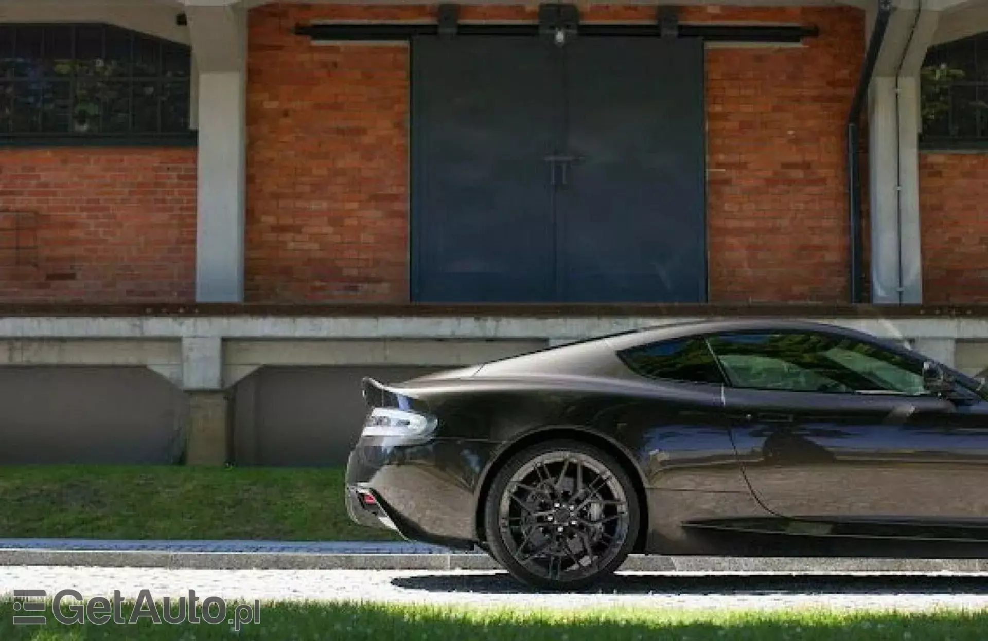ASTON MARTIN DB9 