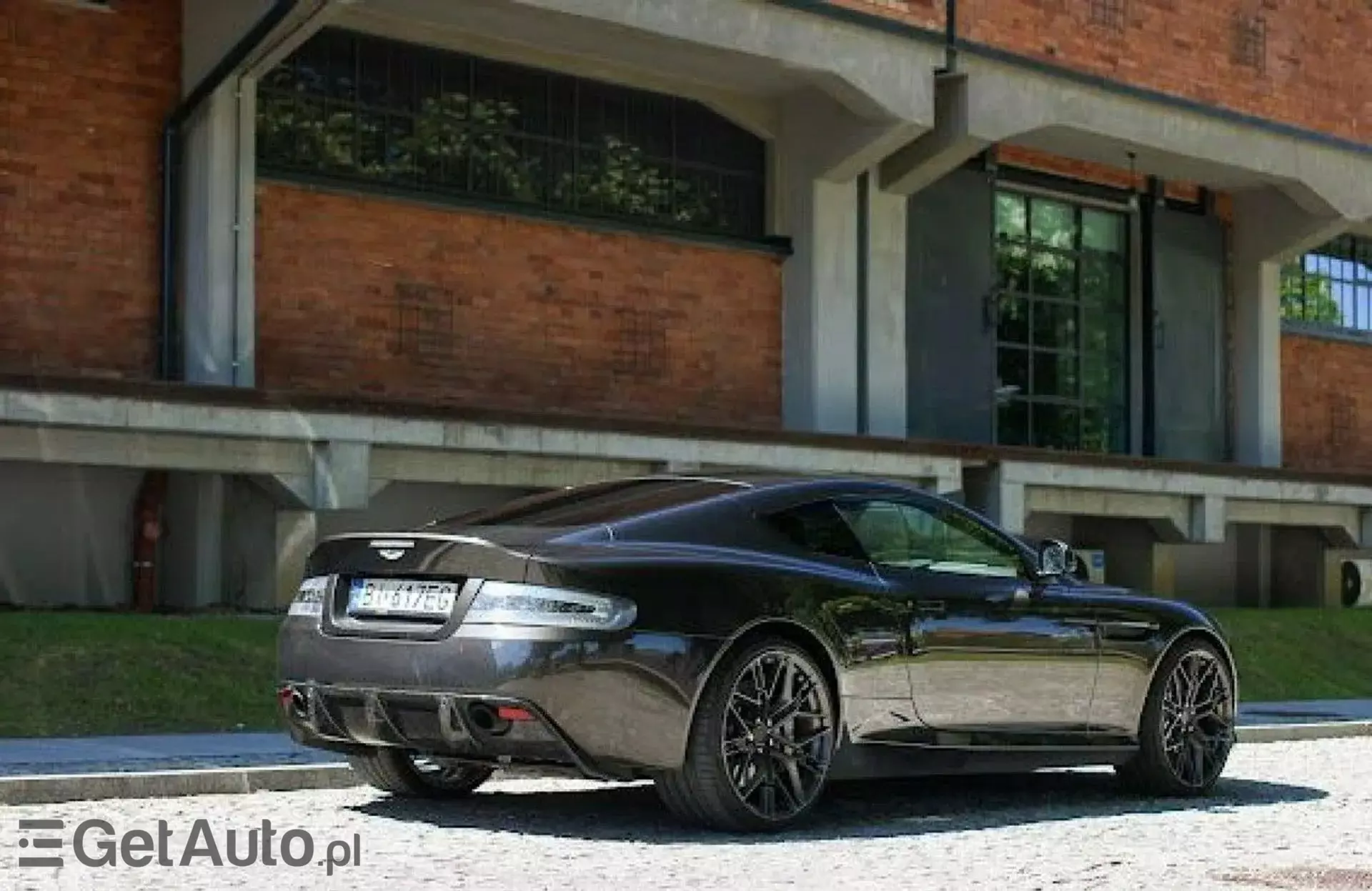 ASTON MARTIN DB9 