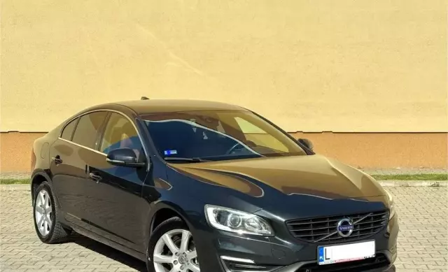 VOLVO S60 