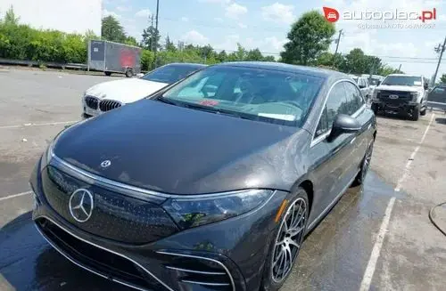 MERCEDES-BENZ EQS 