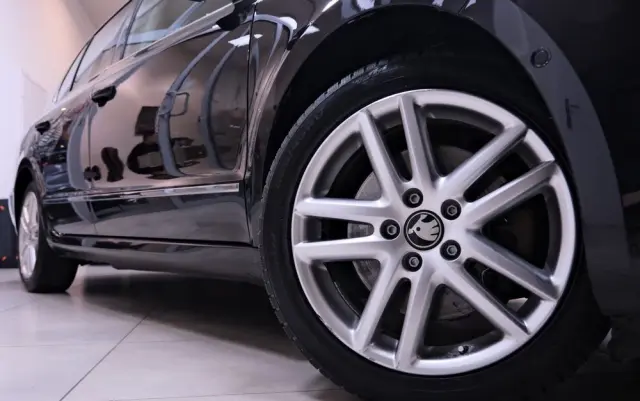 SKODA Superb 1.8 TSI Elegance DSG