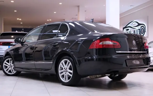 SKODA Superb 1.8 TSI Elegance DSG