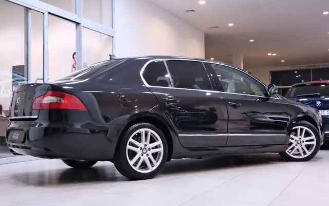 SKODA Superb 1.8 TSI Elegance DSG