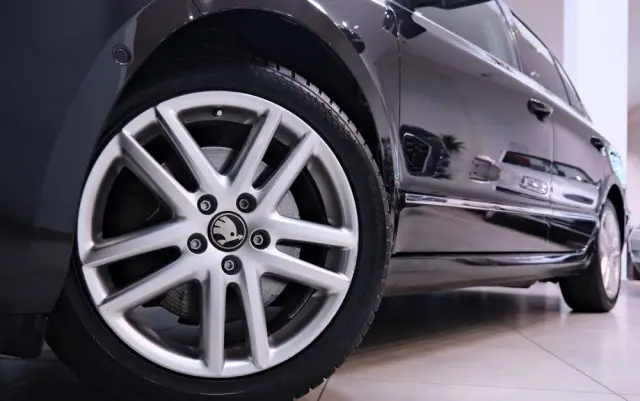 SKODA Superb 1.8 TSI Elegance DSG