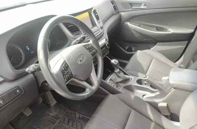 HYUNDAI Tucson 