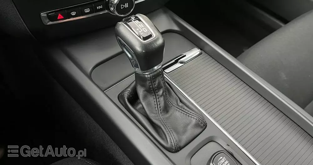 VOLVO V60 D3 Momentum