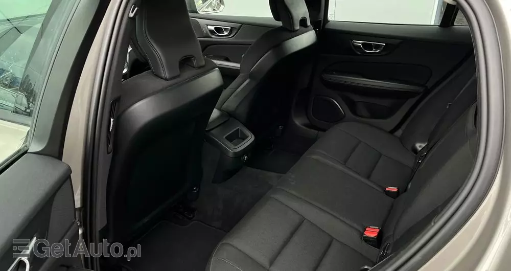 VOLVO V60 D3 Momentum