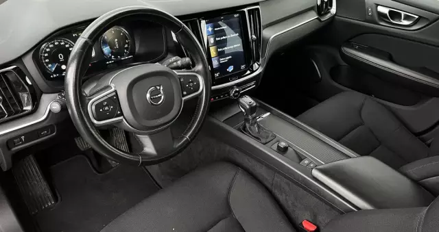 VOLVO V60 D3 Momentum