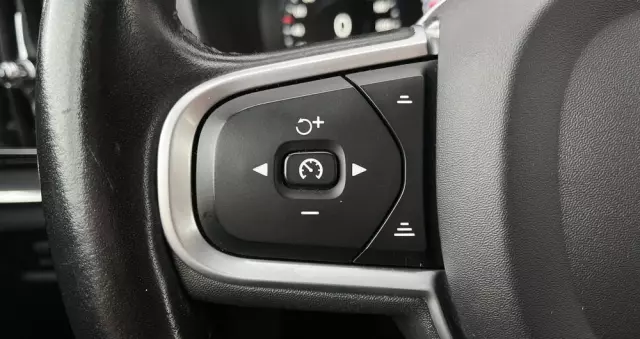 VOLVO V60 D3 Momentum