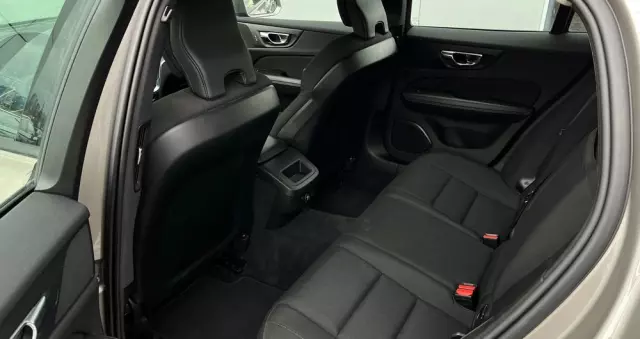 VOLVO V60 D3 Momentum