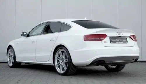 AUDI S5 
