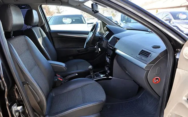 OPEL Astra 1.6 Cosmo