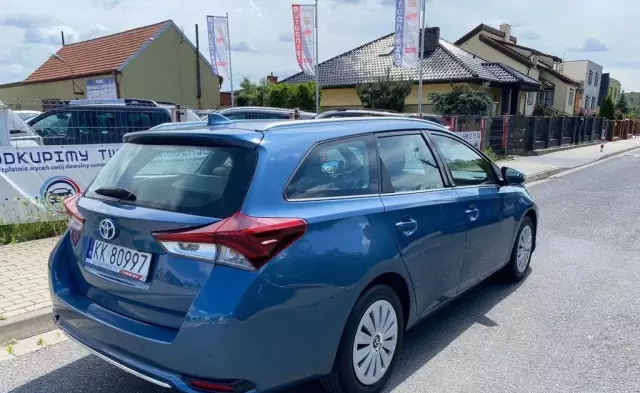 TOYOTA Auris 