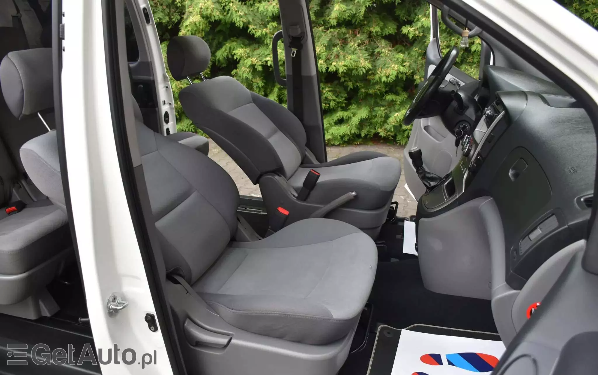 HYUNDAI H-1 2.5 CRDi Travel Comfort