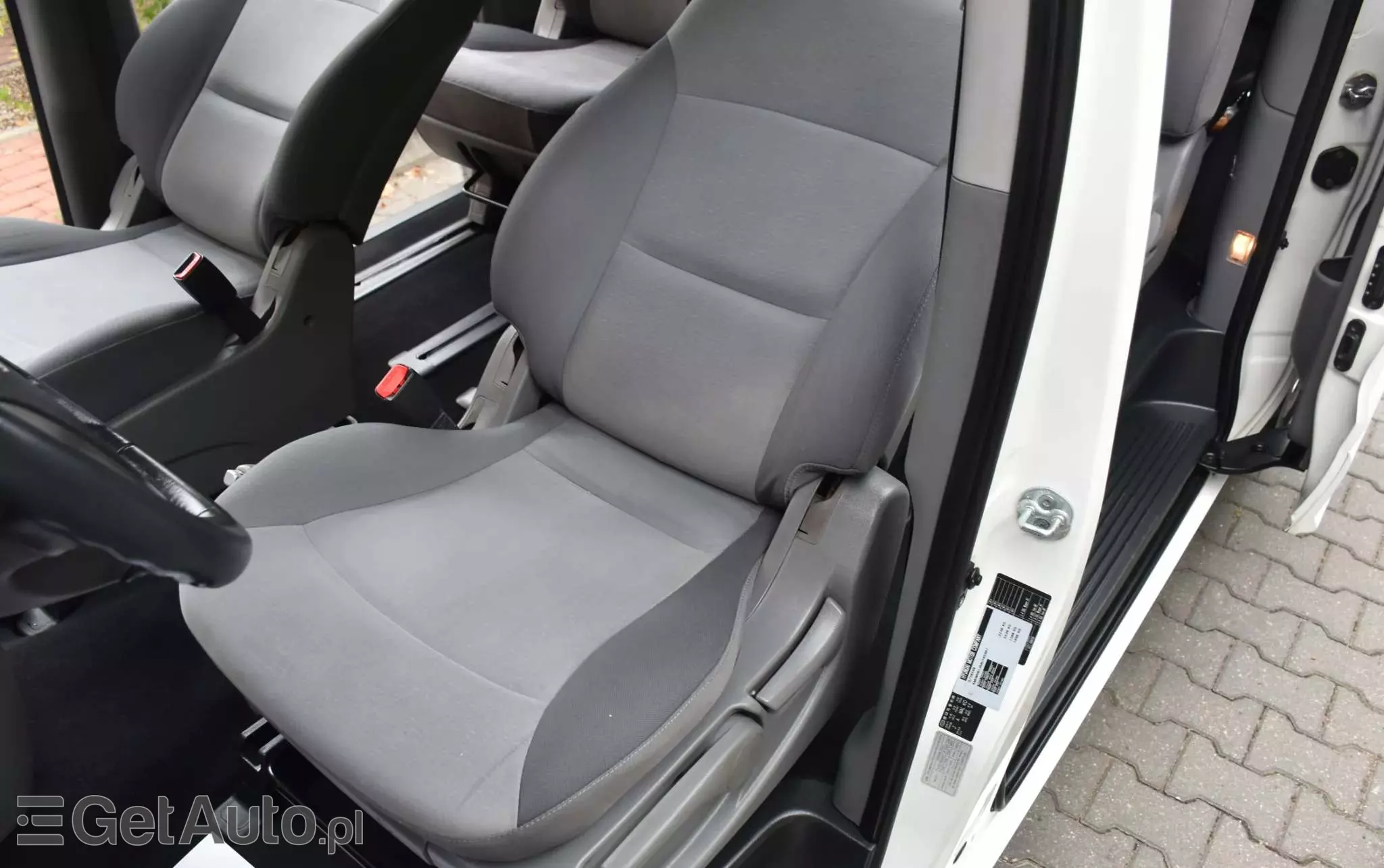 HYUNDAI H-1 2.5 CRDi Travel Comfort