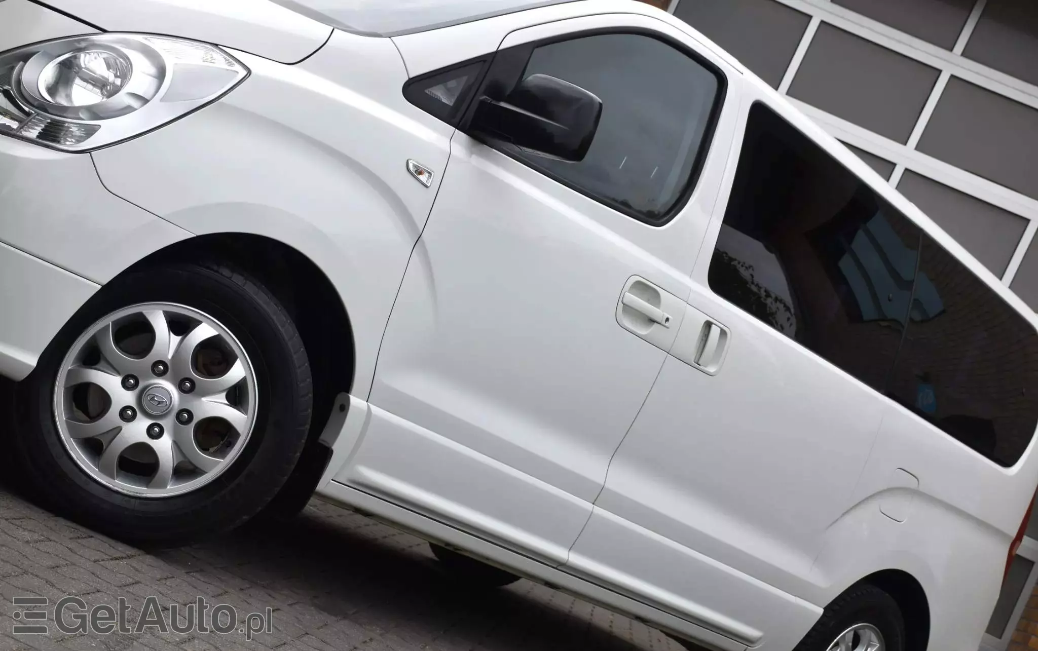 HYUNDAI H-1 2.5 CRDi Travel Comfort