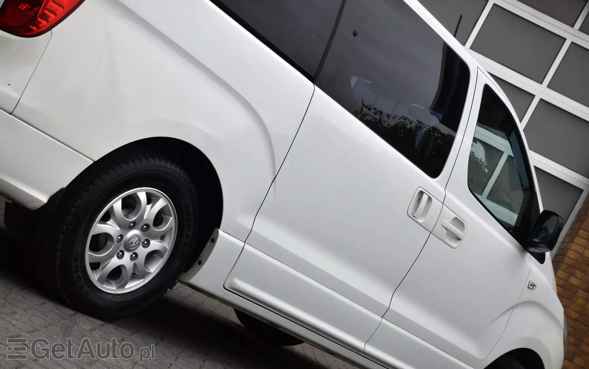 HYUNDAI H-1 2.5 CRDi Travel Comfort