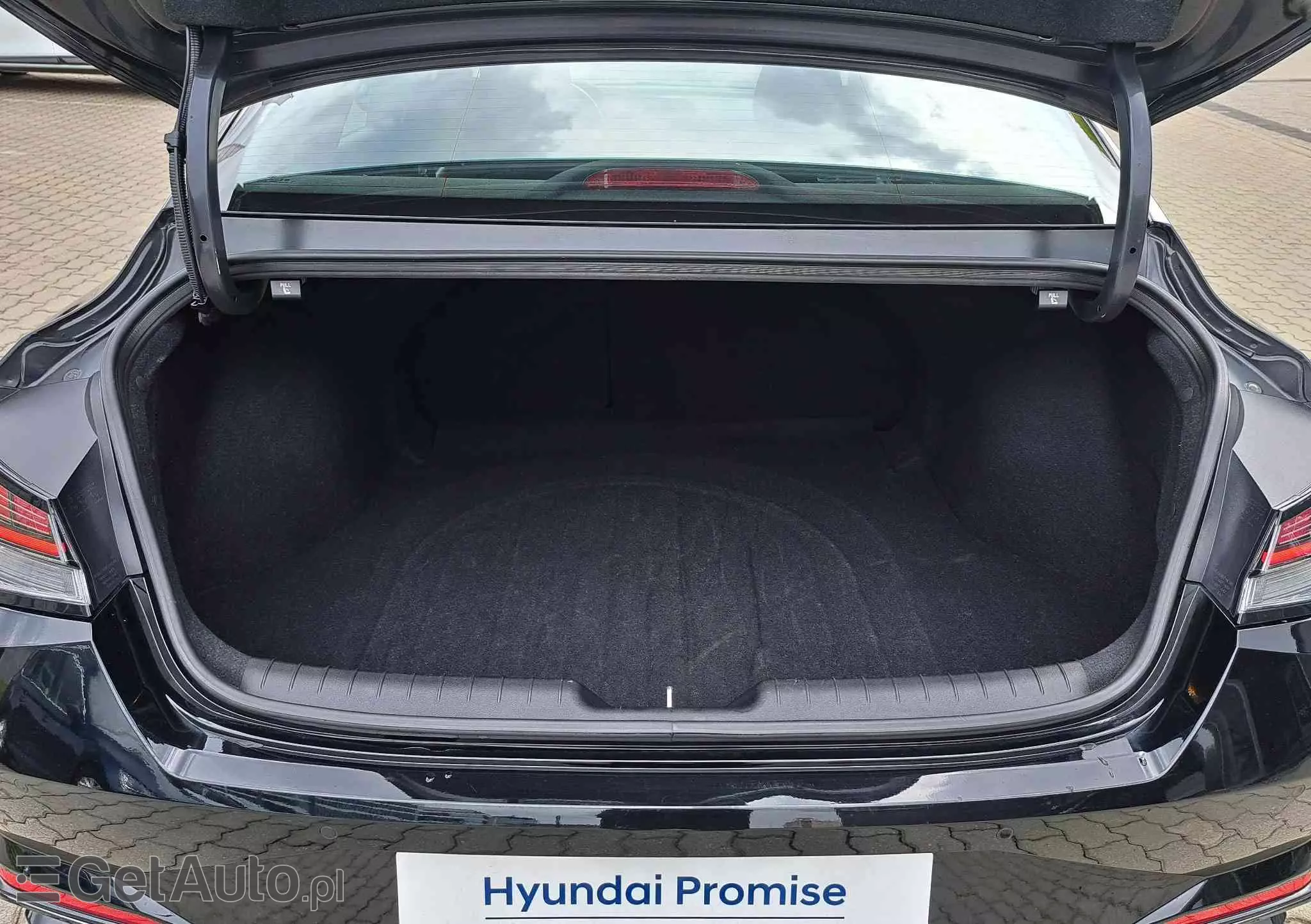 HYUNDAI Elantra 1.6 Smart CVT