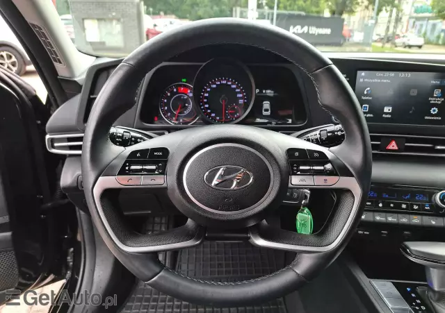 HYUNDAI Elantra 1.6 Smart CVT